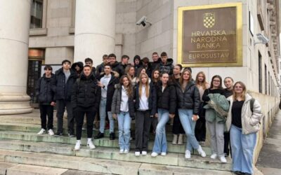 Učenici Tehničke škole u okviru Erasmus + projekta Financijska pismenost na edukaciji u Hrvatskoj narodnoj Banci