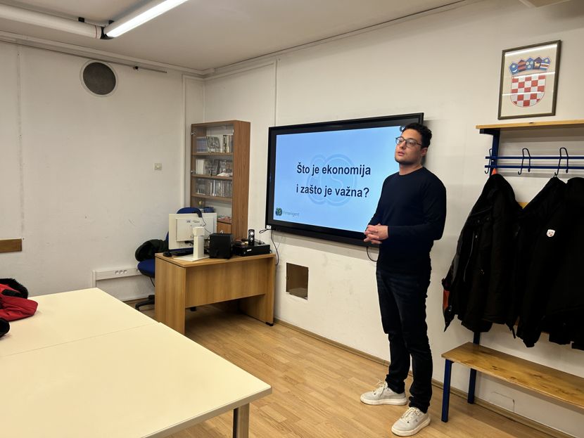 Predavanja udruge Fintelligent s Ekonomskog fakulteta u Zagrebu u Tehničkoj školi Zagreb